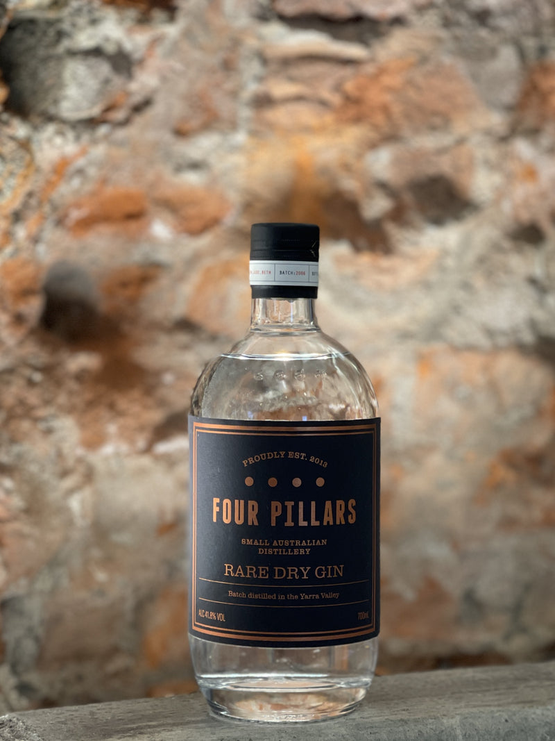 フォーピラーズ レアドライジン 41.8% 700ml